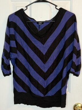 Premise Studio Women’s Colorblock Top in Black and Deep Blue, Size Medium